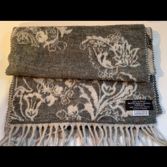 Super soft reversible scarf - Picture 4 of 4